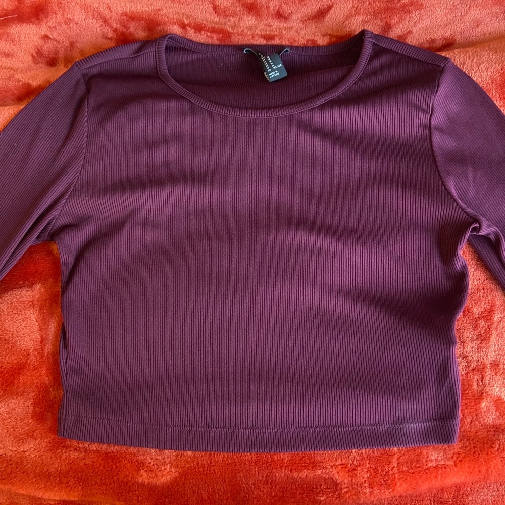 Crop Top - Picture 2 of 3